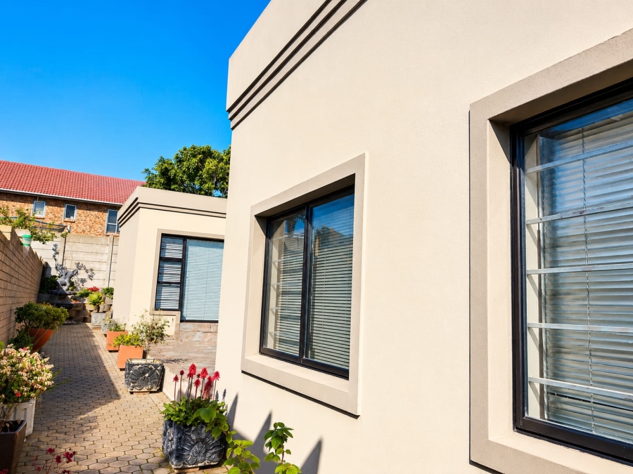 3 Bedroom Property for Sale in Reebok Western Cape